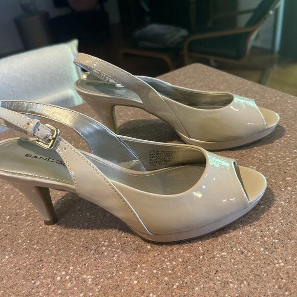 Comfy Bandolinos!!!! - Picture 2 of 4